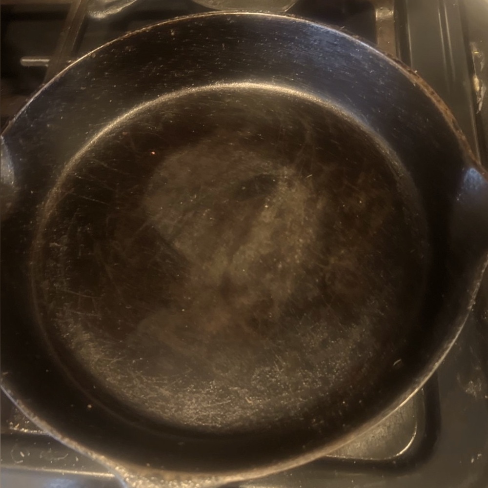 Cast Iron Skillet - Black